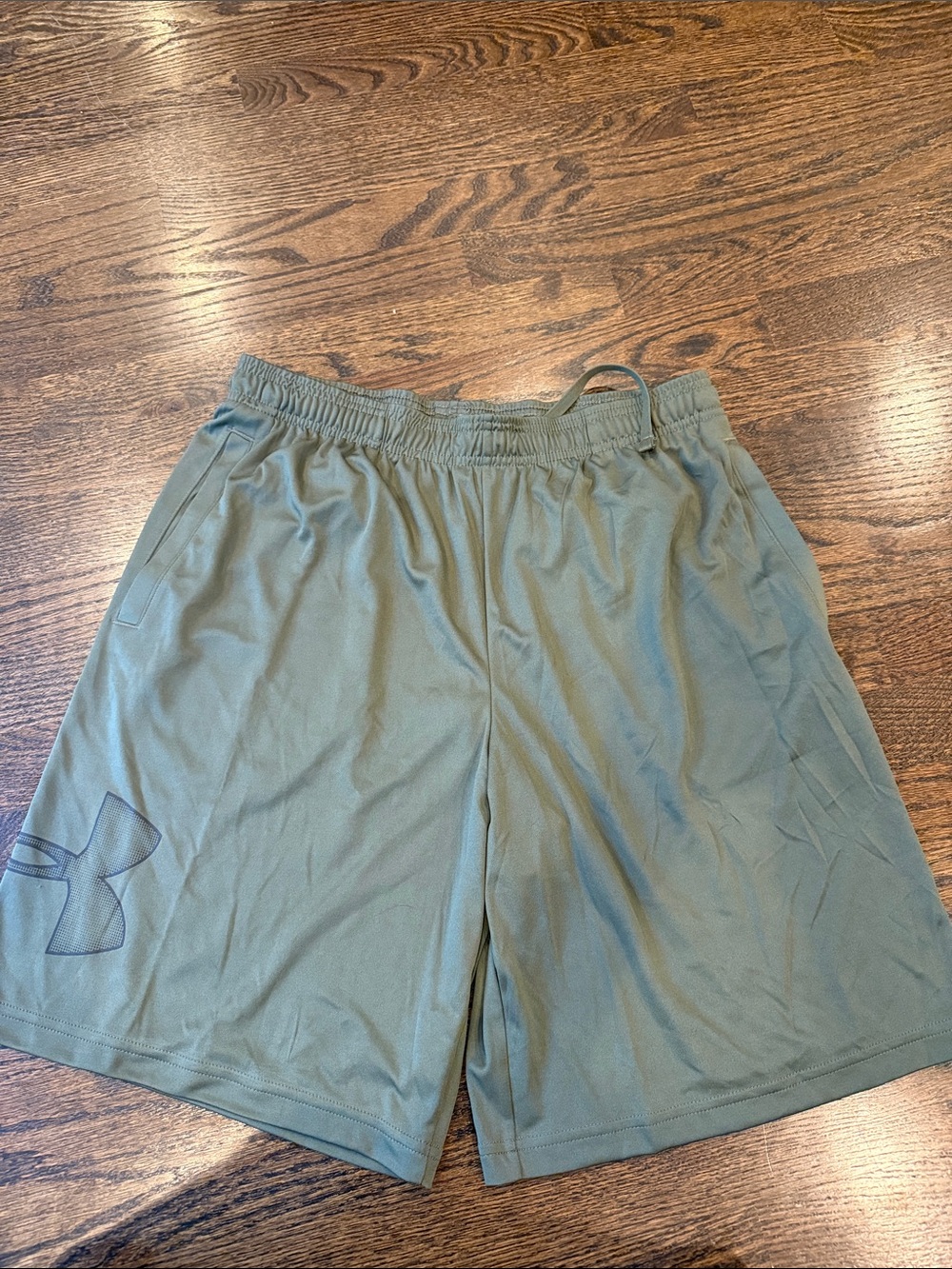 Under Armour Men's Olive Athletic Performance Shorts with pockets green